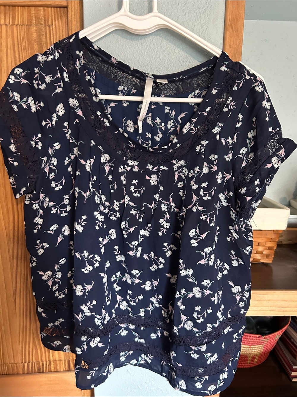LC Lauren Conrad Navy Floral Lace-Trim Blouse- size m